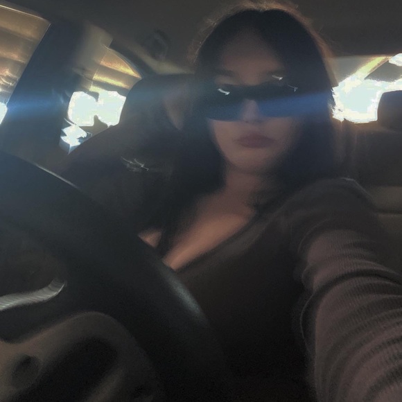 Meet your Posher, Savannah - Picture 3 of 7